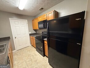 13104 Fairington Ridge Cir in Stonecrest, GA - Building Photo - Building Photo