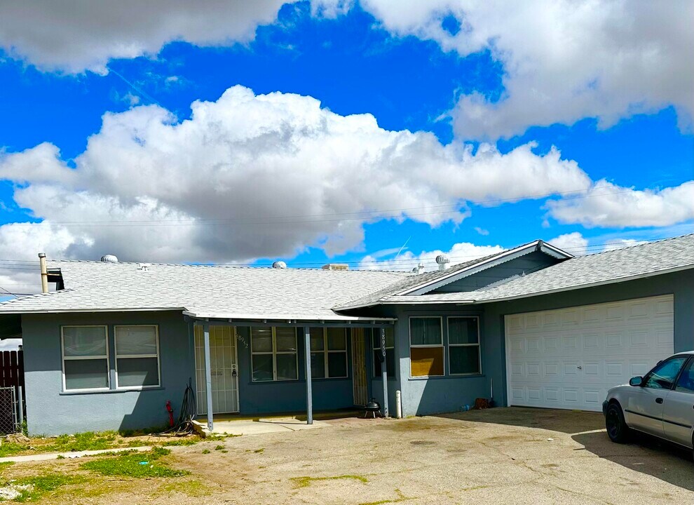 38950 9th St E in Palmdale, CA - Building Photo