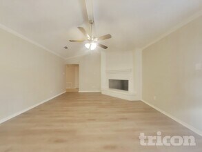 3412 Ridge Haven Cir, Unit 0104 in Bedford, TX - Building Photo - Building Photo