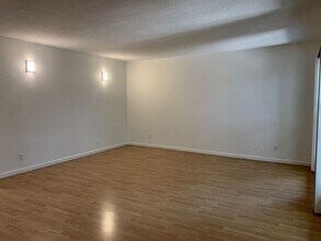 EP in Los Angeles, CA - Building Photo - Interior Photo