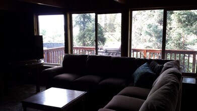 1184 Club View Dr in Big Bear Lake, CA - Building Photo - Building Photo