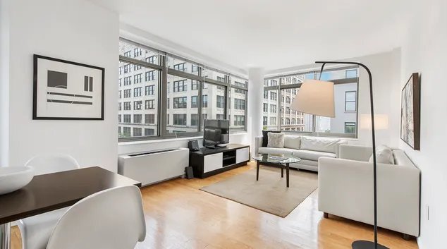 602 Washington St in New York, NY - Building Photo