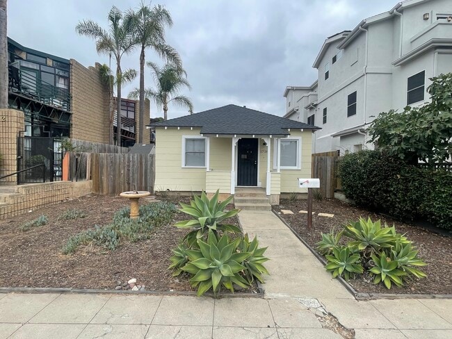 property at 1718 Grand Ave