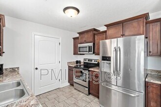 243 Azalea Dr in Oak Grove, KY - Building Photo - Building Photo