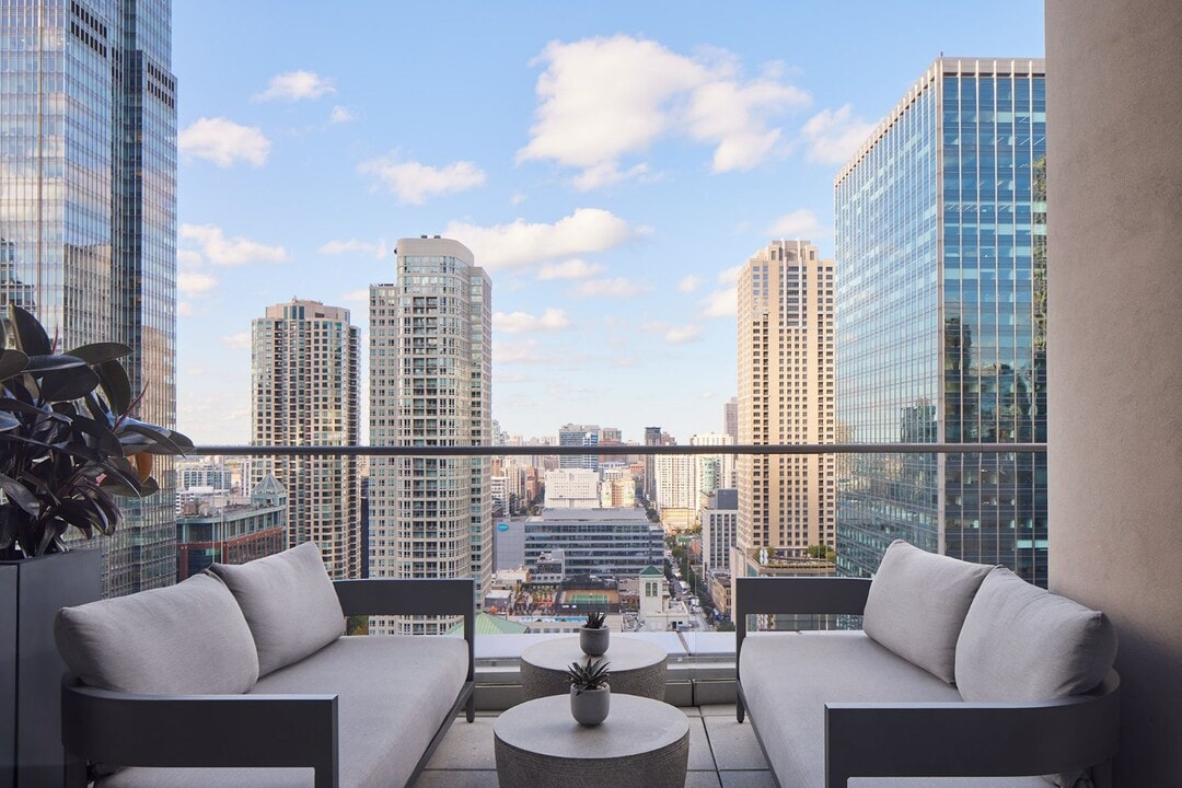 OneEleven in Chicago, IL - Building Photo