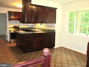 8710 Nero St in Annandale, VA - Building Photo - Building Photo