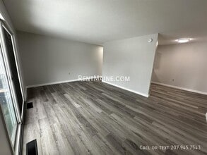 33 Longrale Park in Bangor, ME - Foto de edificio - Building Photo