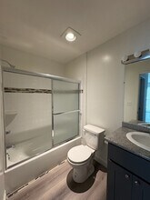 5453 Lemon Grove Ave, Unit 202 in Los Angeles, CA - Building Photo - Building Photo