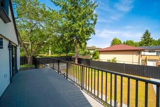 7620 Gilley Ave in Burnaby, BC - Building Photo - Building Photo