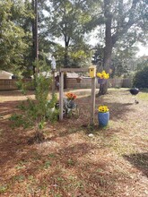 315 Shiloh Dr, Unit Sunflower Inn in Pensacola, FL - Building Photo - Building Photo