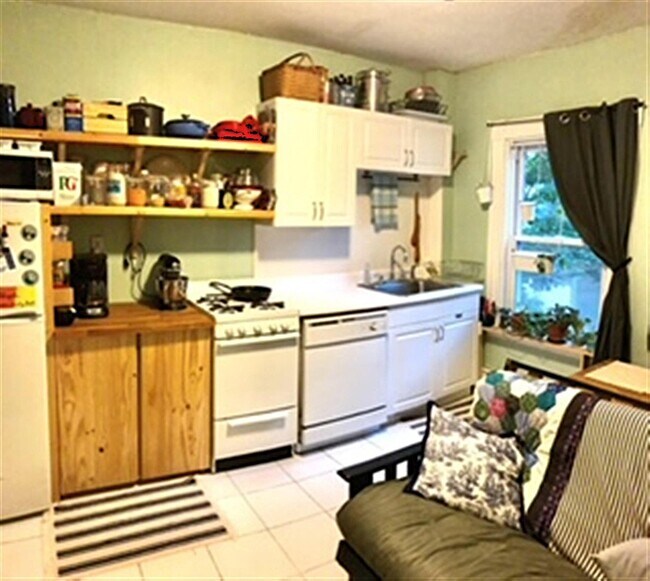 33 Chester St in Somerville, MA - Foto de edificio - Building Photo