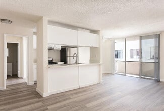 1500 Gramercy Place in Los Angeles, CA - Building Photo - Floor Plan