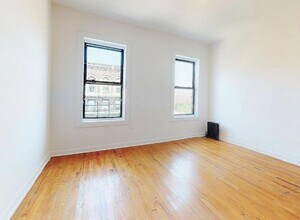 West 184th Street, Unit 4W in New York, NY - Foto de edificio - Building Photo