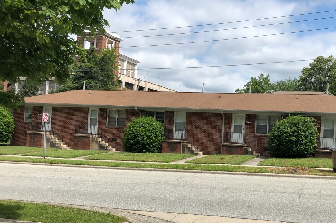 217 McIver St in Greensboro, NC - Building Photo