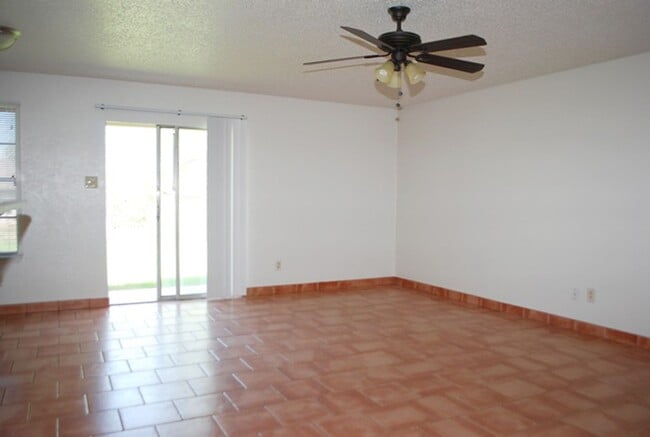 1204 Celeste St in Crowley, TX - Building Photo - Building Photo