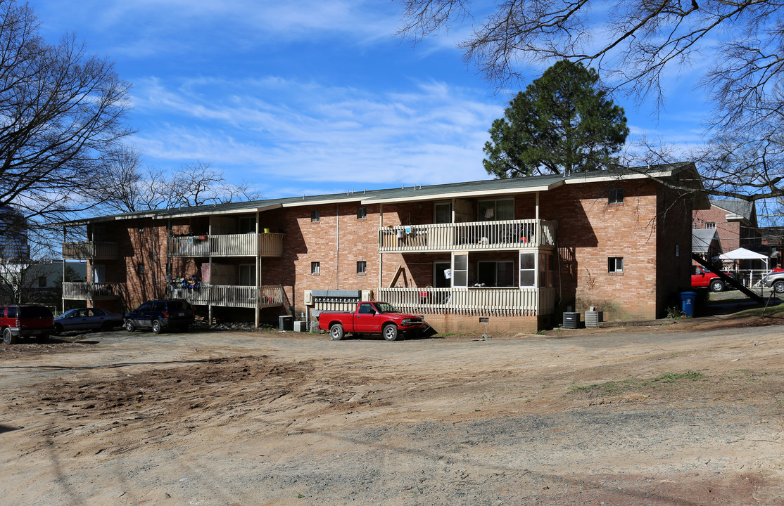 307 W Trinity Ave in Durham, NC - Building Photo