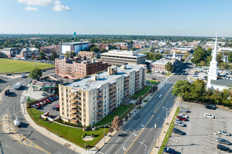 380 Front St in Hempstead, NY - Building Photo - Building Photo