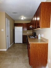 519 Lenora Dr in Taylor, TX - Building Photo - Building Photo