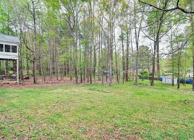 Room in House on Barrett Springs Dr in Canton, GA - Building Photo - Building Photo