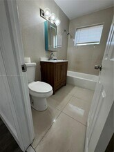 1086 NW 110th St in Miami, FL - Building Photo - Building Photo