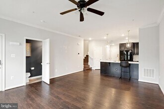 5822 Oakdale Vlg Rd in Monrovia, MD - Building Photo - Building Photo