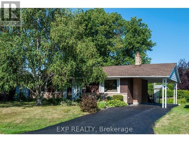 property at 11 Hillview Rd