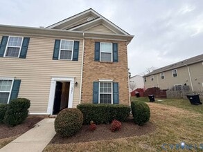 1501 Stonewall Manor Dr in Henrico, VA - Building Photo - Building Photo