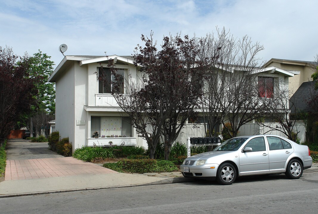 2421 Elden Ave in Costa Mesa, CA - Building Photo