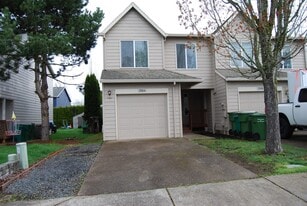 2531 E 3rd St in Newberg, OR - Building Photo