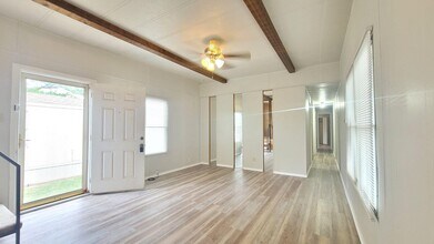 6801 19th St in Lubbock, TX - Building Photo - Building Photo