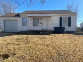 2541 Everitt Dr in Enid, OK - Building Photo