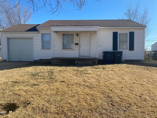 property at 2541 Everitt Dr