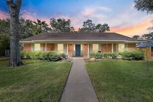 5218 Imogene St in Houston, TX - Building Photo