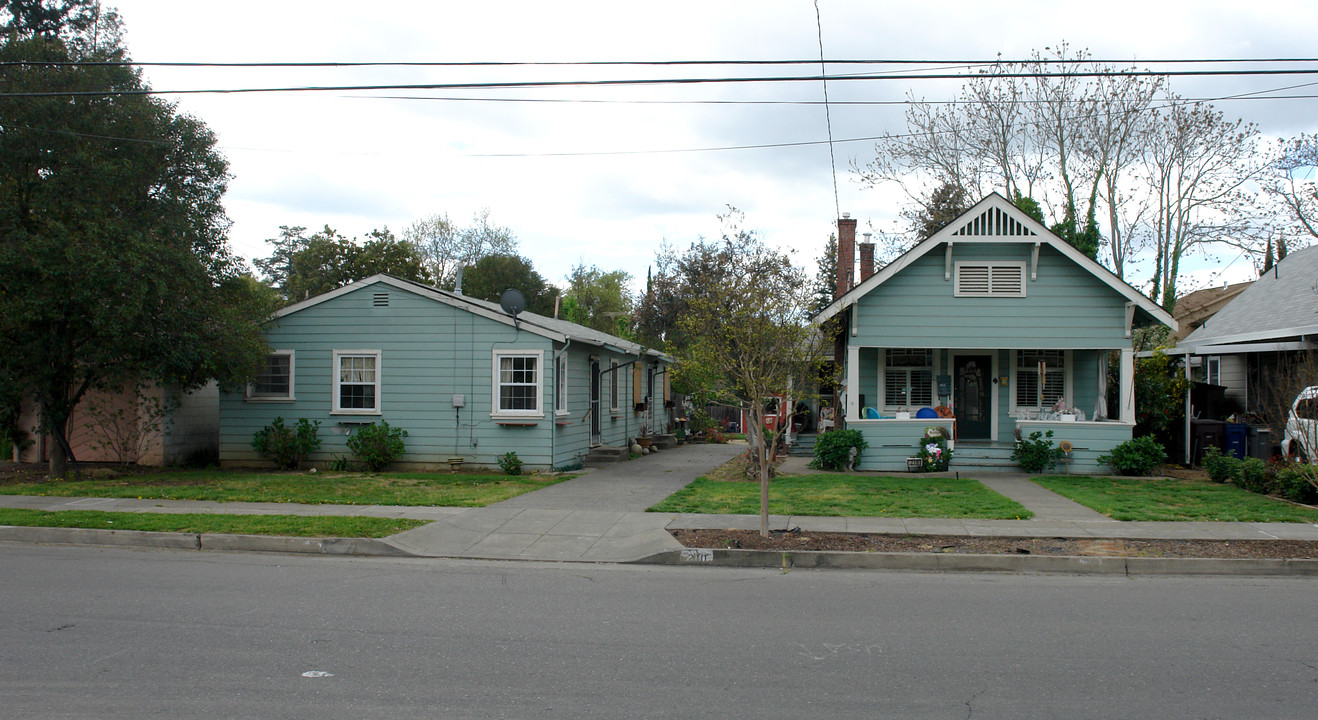 210-212 Piper St in Healdsburg, CA - Building Photo