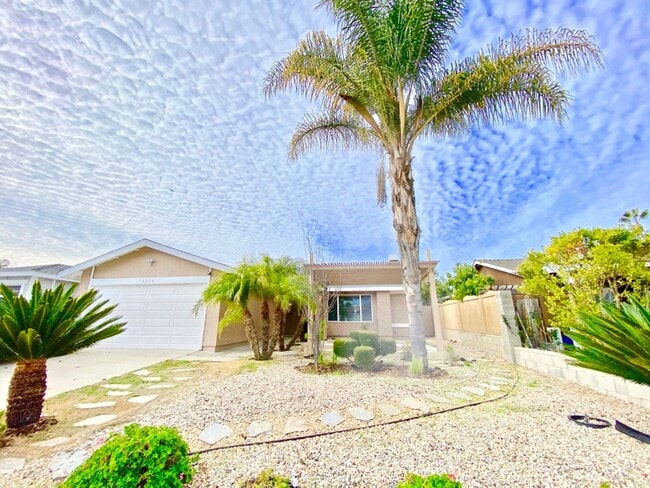 10216 Empress Ave in San Diego, CA - Foto de edificio - Building Photo
