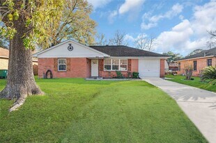 6014 Belarbor St in Houston, TX - Building Photo