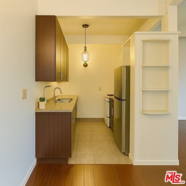 property at 451 S Oakhurst Dr