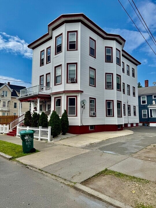 41 Park St in Lynn, MA - Building Photo