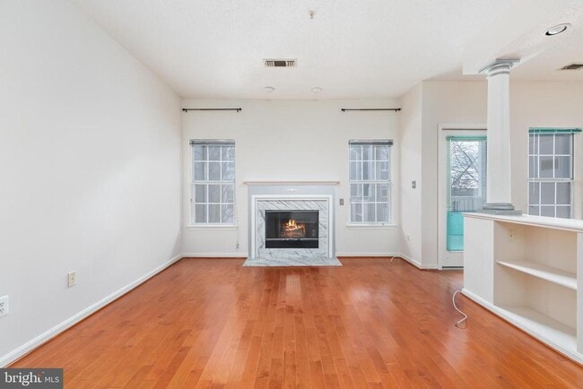 1705 Lake Shore Crest Dr in Reston, VA - Building Photo - Building Photo