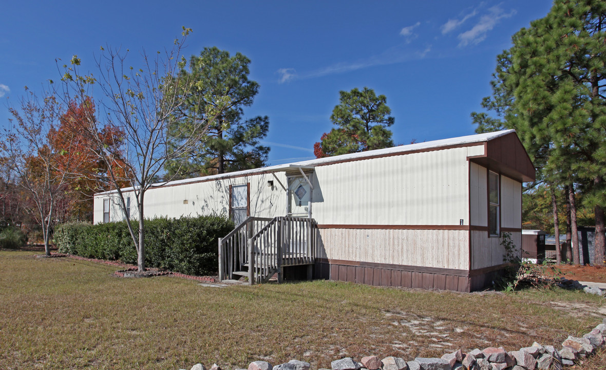 S&S Johnsons Mobile Home Park in Lexington, SC - Foto de edificio