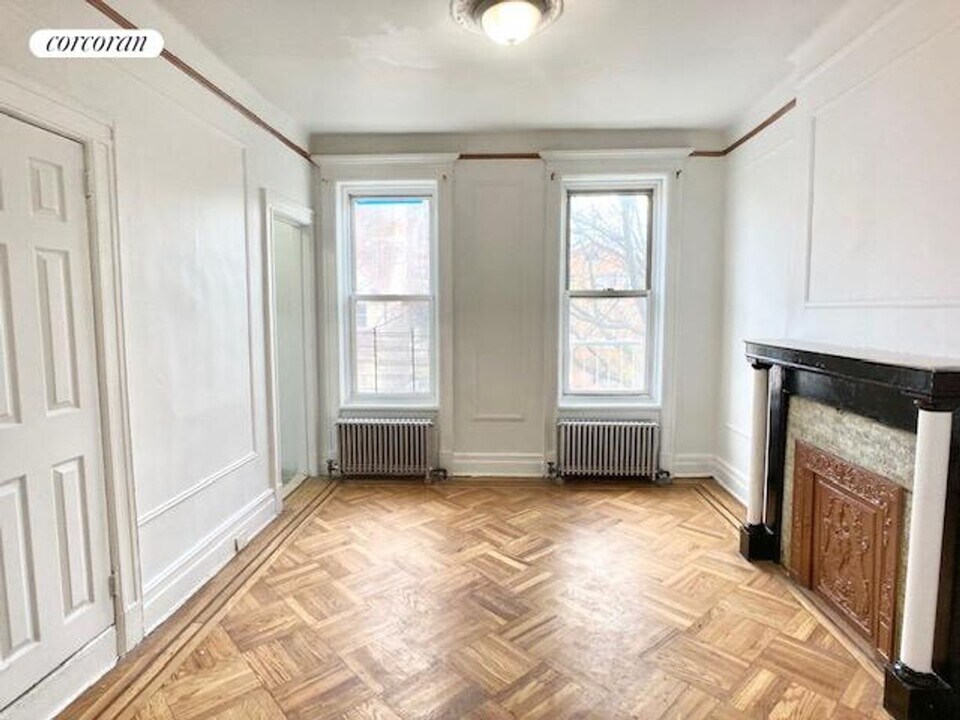 366 E 28th St in Brooklyn, NY - Building Photo
