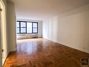 Fourth Avenue in New York, NY - Building Photo - Building Photo