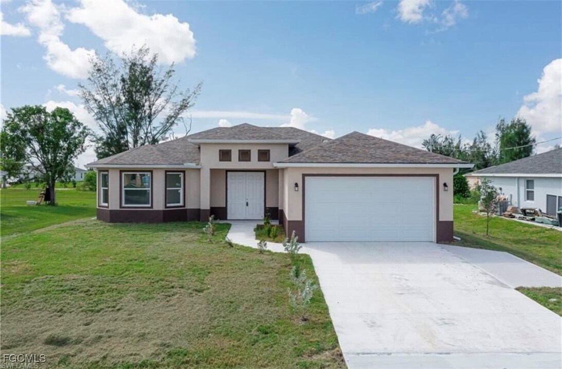 1102 El Dorado Blvd N in Cape Coral, FL - Building Photo