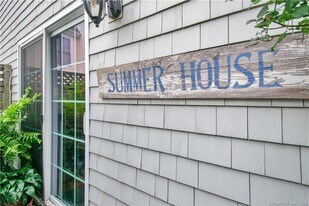 469 S Benson Rd in Fairfield, CT - Building Photo