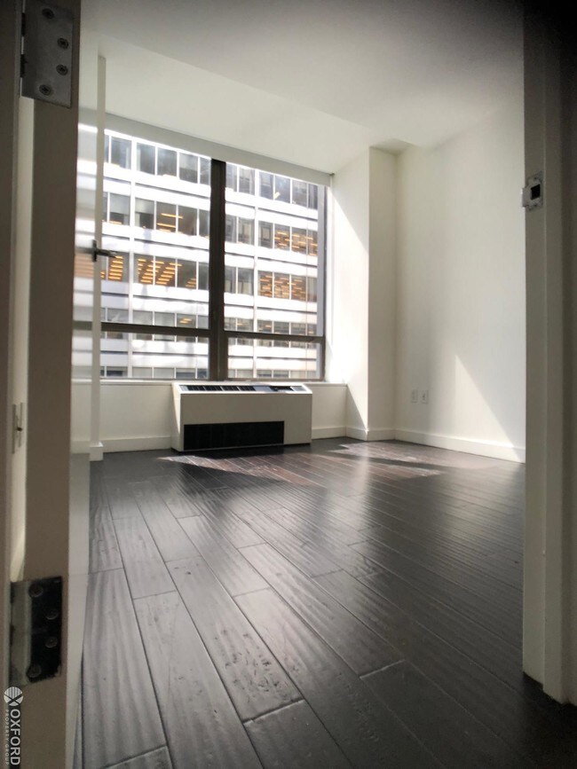257 Water St-Unit -4-BW in New York, NY - Building Photo - Building Photo