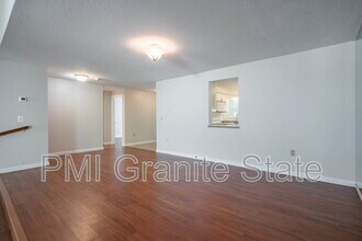 44 Walden Pond Dr in Nashua, NH - Building Photo - Building Photo