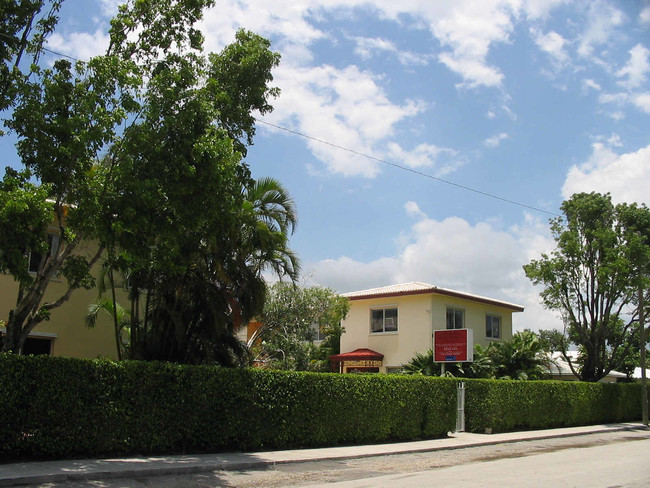 733 NE 16th Ave in Fort Lauderdale, FL - Building Photo - Building Photo