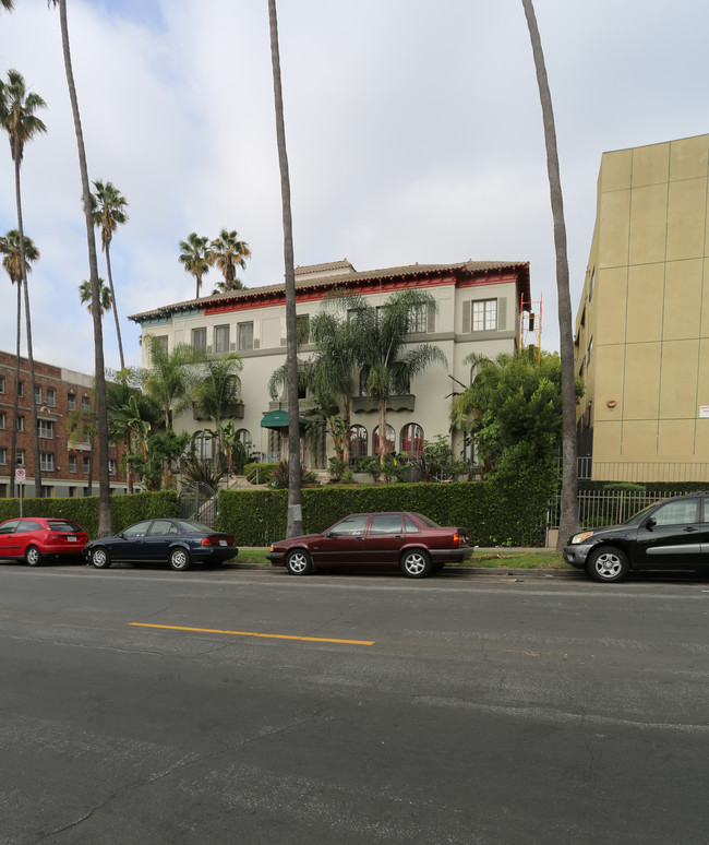 353-357 S Kenmore Ave in Los Angeles, CA - Building Photo - Building Photo