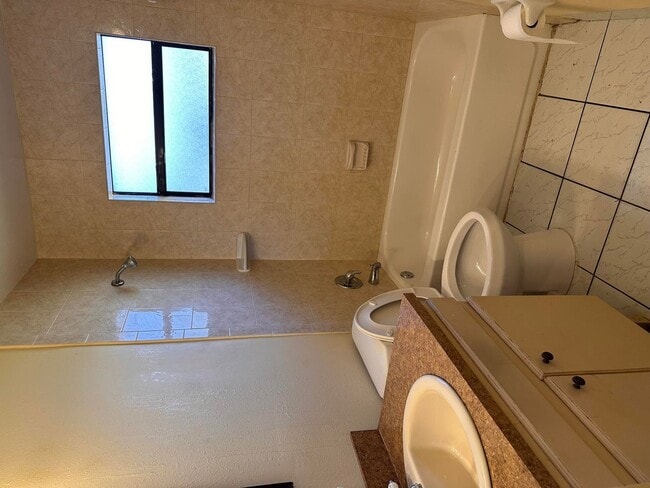 50 NW 8th Ave in Dania Beach, FL - Building Photo - Building Photo