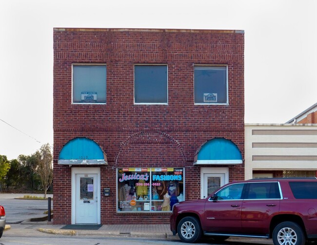 1019 12th St in Huntsville, TX - Building Photo - Building Photo